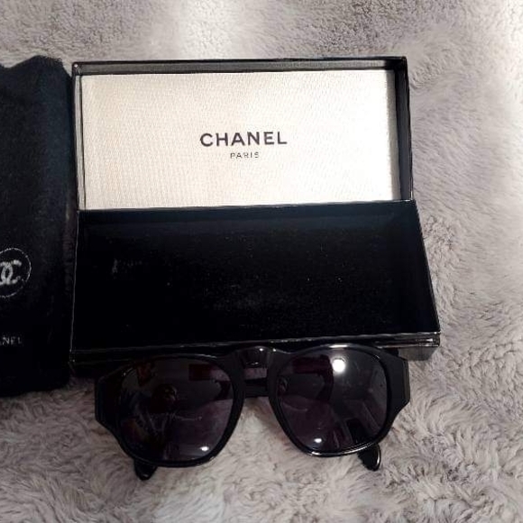 CHANEL Accessories - CHANEL Elegant Black Sunglasses with Gold Accent